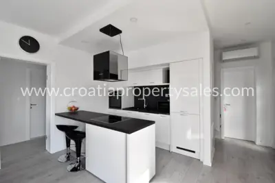 Makarska, dvojni objekt 157 m², pogled na more i bazen - 3