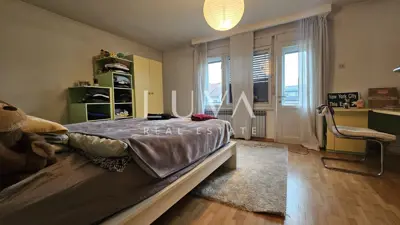 House 350 m², Lašćina - 4 floors, investment potential - 8