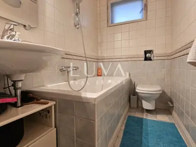 House 350 m², Lašćina - 4 floors, investment potential - 13