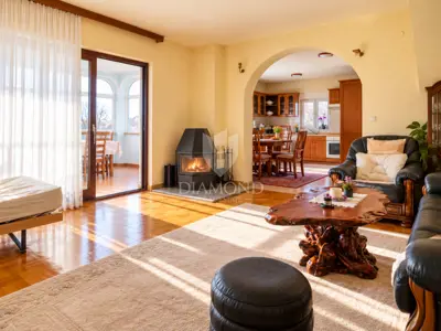 House 582 m², Poreč - 4 apartments and sea view - 6