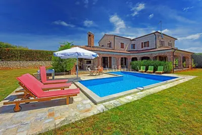 Villa 246 m², Sveti Lovreč - heated pool and grounds 1,389 m² - 5