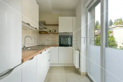 Haus zur Miete in Srebrnjak, 200 m² - 4