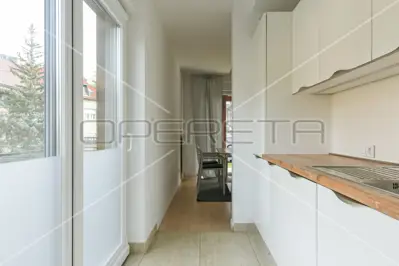 Haus zur Miete in Srebrnjak, 200 m² - 5