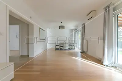 NAJAM KUĆA SREBRNJAK, garaža, 2 parkirna mjesta i velika terasa