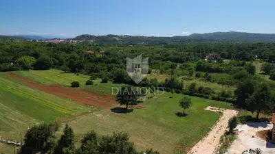 Building plot 981 m², Labin - flat and regular in shape