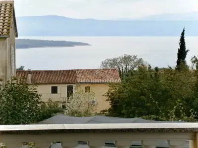 Moderno opremljena kuća s velikom okućnicom - 2