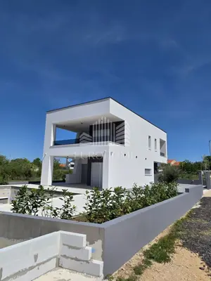 ZADAR, Briševo, Moderna villa za dugoročan najam, bazen, blizina grada