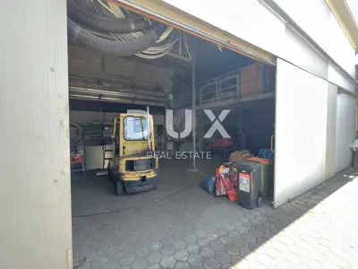 Mixed-use residential and commercial building 350 m², Matulji - excellent location - 12