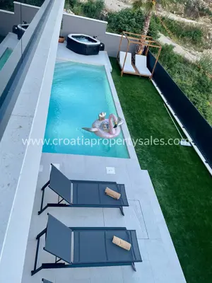 Villa 400 m², Makarska - Panoramablick und Pool - 11