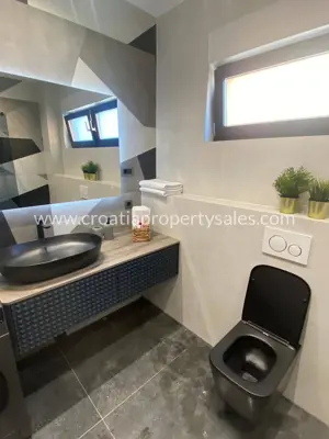 Villa 400 m², Makarska - Panoramablick und Pool - 10