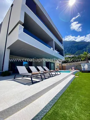 Villa 400 m², Makarska - Panoramablick und Pool - 2