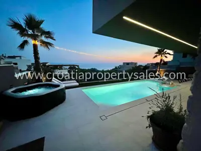 Vila 400 m², Makarska - panoramski pogled i bazen