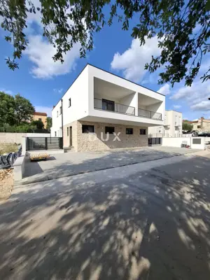 Doppelhaus, Savudrija - 147 m², Pool und Neubau