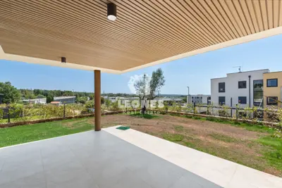 Apartment 82 m², Novigrad, garden and sea view - 4
