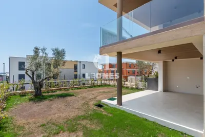 Apartment 82 m², Novigrad, garden and sea view - 5