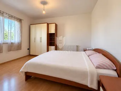 Stan 113 m², Umag okolica - veliko dvorište i garaža - 3