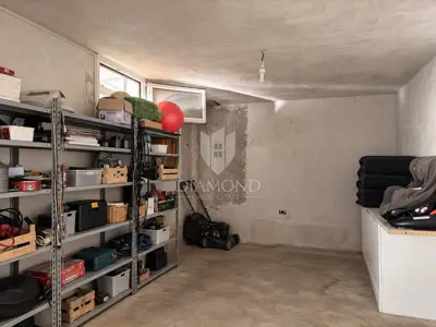 Stan 113 m², Umag okolica - veliko dvorište i garaža - 11