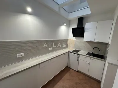 Rijeka, centar | poslovni prostor za najam - 10