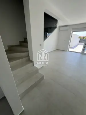 Kuća 110 m², Vodice - bazen i vrt - 7
