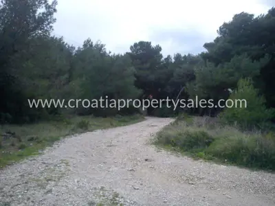 Baugrundstück 880 m², Otok Brač - in Meeresnähe und nahe dem Strand - 5
