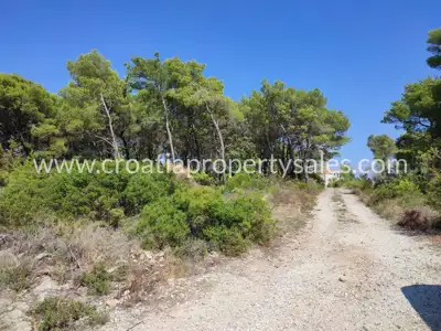 Baugrundstück 880 m², Otok Brač - in Meeresnähe und nahe dem Strand - 7