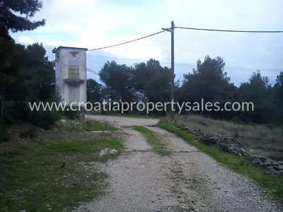 Baugrundstück 880 m², Otok Brač - in Meeresnähe und nahe dem Strand - 2