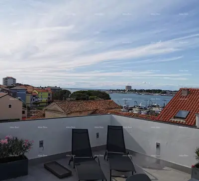 Penthouse in Umag, Meerblick und große Terrasse