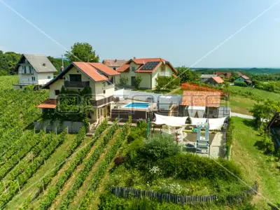 Haus 125 m², Grandić Breg bei Ozalj, Weinberg und Pool - 2
