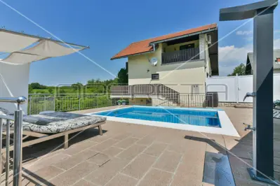 Haus 125 m², Grandić Breg bei Ozalj, Weinberg und Pool - 1