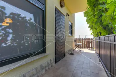Haus 125 m², Grandić Breg bei Ozalj, Weinberg und Pool - 14