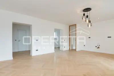 VARŠAVSKA – NOVOUREĐEN STAN U SRCU ZAGREBA, 75 m² - 2