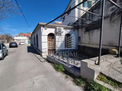 Šibenik, Crnica Atraktivni Poslovni Prostor 68 m²