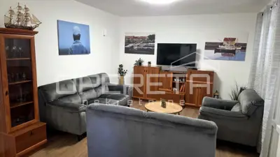 Kuća 133 m², Lozovac - dvorište 587 m² i jacuzzi - 3