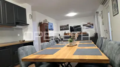 Kuća 133 m², Lozovac - dvorište 587 m² i jacuzzi - 6
