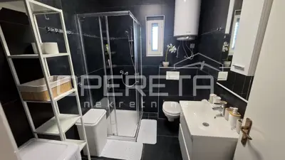 Kuća 133 m², Lozovac - dvorište 587 m² i jacuzzi - 11