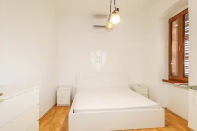 Stan 150 m², Rovinj centar - 2 etaže i tavan - 12