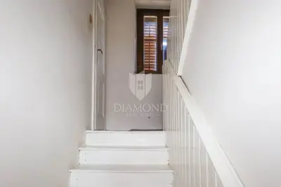 Stan 150 m², Rovinj centar - 2 etaže i tavan - 13
