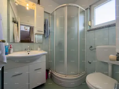 Haus 180 m², Škatari - zwei Wohnungen und Pool - 3