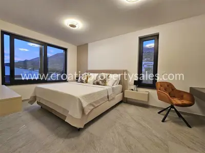 Villa 320 m², Split - attraktive Lage und Privatsphäre - 10