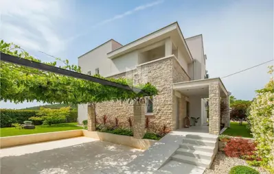Haus zum Kauf in Rovinj, 300 m² - 6