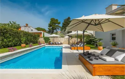 Haus zum Kauf in Rovinj, 300 m² - 12