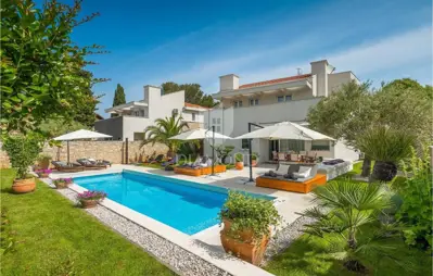 House for sale in Rovinj, 300 m²