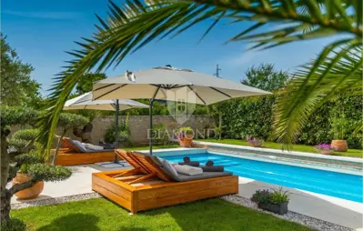 Haus zum Kauf in Rovinj, 300 m² - 2