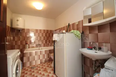 Kamena kuća u Kostreni, pogled na more i terasa - 12