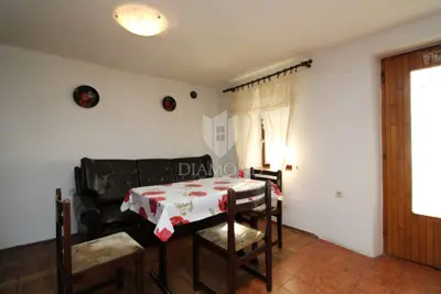 Kamena kuća u Kostreni, pogled na more i terasa - 9