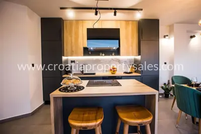 Haus, Split, 130 m², 1 500 000 € - 9