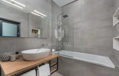 Kuća 85 m², Tinjan - bazen i privatni vrt - 10