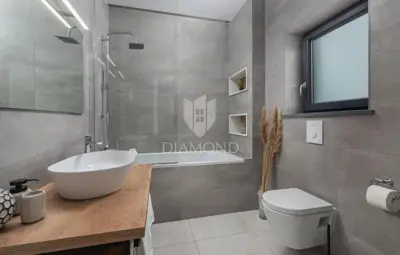Kuća 85 m², Tinjan - bazen i privatni vrt - 19