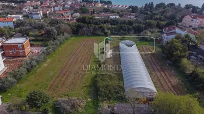 Umag, surroundings, land in an excellent location!