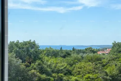 Wohnung in Peroj, Vodnjan - große überdachte Terrasse und Aufzug